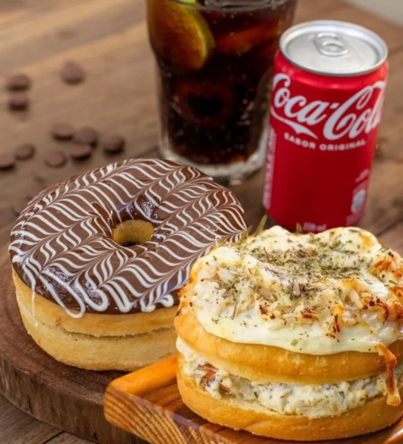 Combo Felicidade com donuts doces e salgados