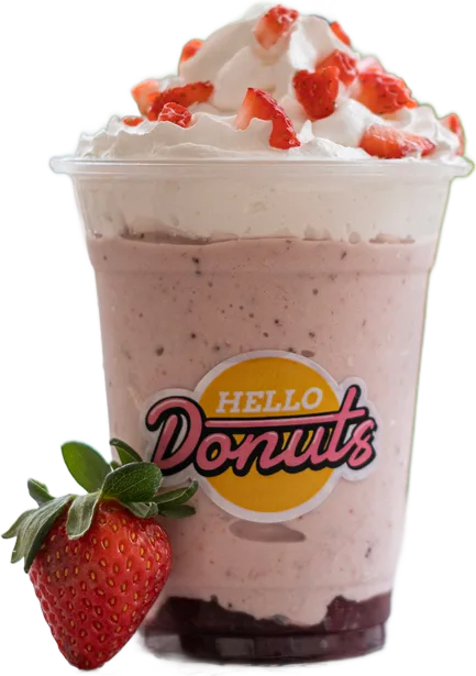 Milkshake de morango com chantilly e morango fresco